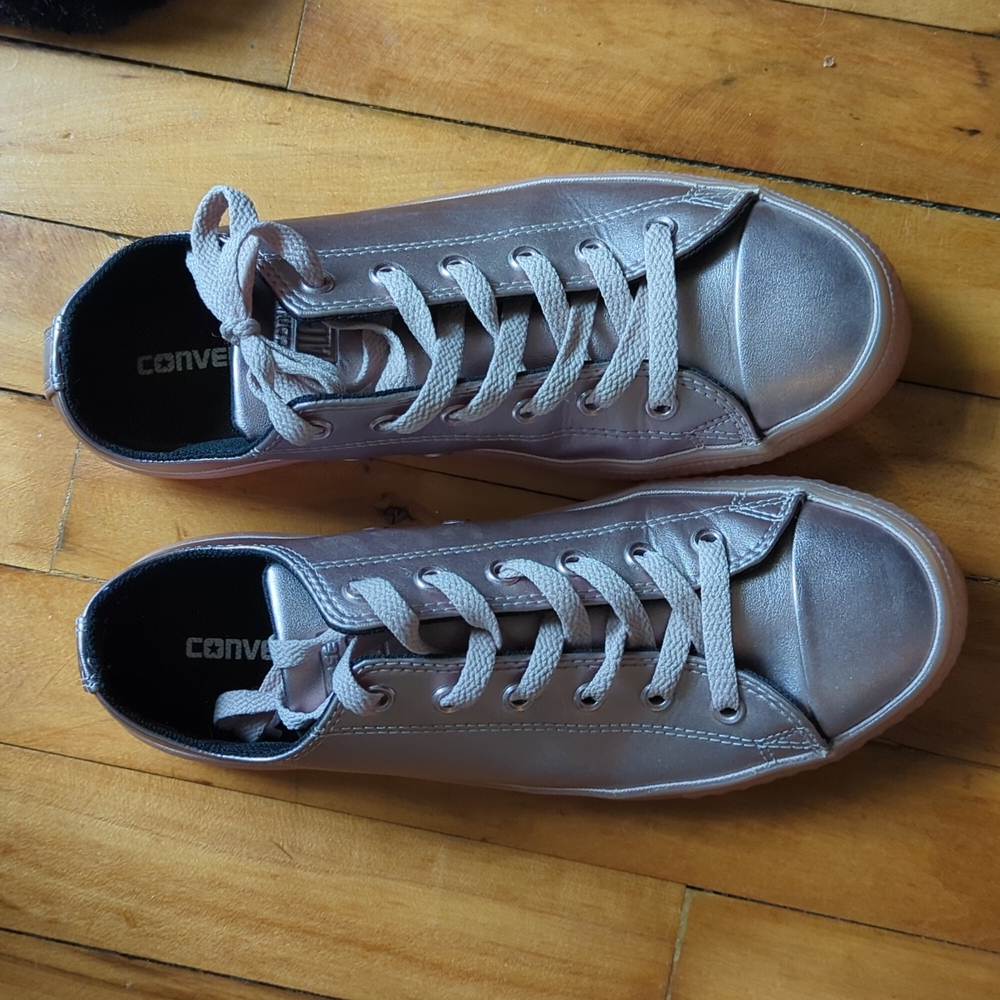 Rose gold Converse size 7.5